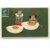 n°14177 - Carte Gaufrée - Enfants mangeant un gros oeuf dur