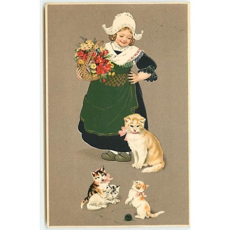 n°14295 - Flatscher -  Fillette regardant ses chatons jouant avec une pelote de laine - chat