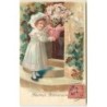 n°14895 - Carte Gaufrée - Heureux Anniversaire - Fillette apportant un pot de fleurs