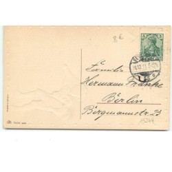 n°15244 - Carte Gaufrée - Enfant portant 2 bouteilles de Champagne et Pendule