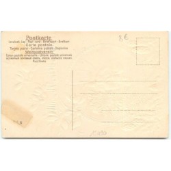 n°15490 - Carte Gaufrée - Heureux Noël - Jeune femme aidant une fillette à décorée un sapin