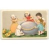 n°15616 - Carte Gaufrée - Flatscher - Fröhe Ostern - Enfants décorant un oeuf avec une couronne de fleurs
