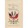 n°15653 - Carte Brodée - Victoire aux Vaillants - Drapeaux et roses