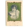 n°16094 - Carte Gaufrée - Portrait d'une jeune femme