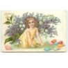 n°16239 - Carte Gaufrée - Joyeuses Pâques - Fillette sous des brins de muguet et du lilas, et près d'oeufs colorés