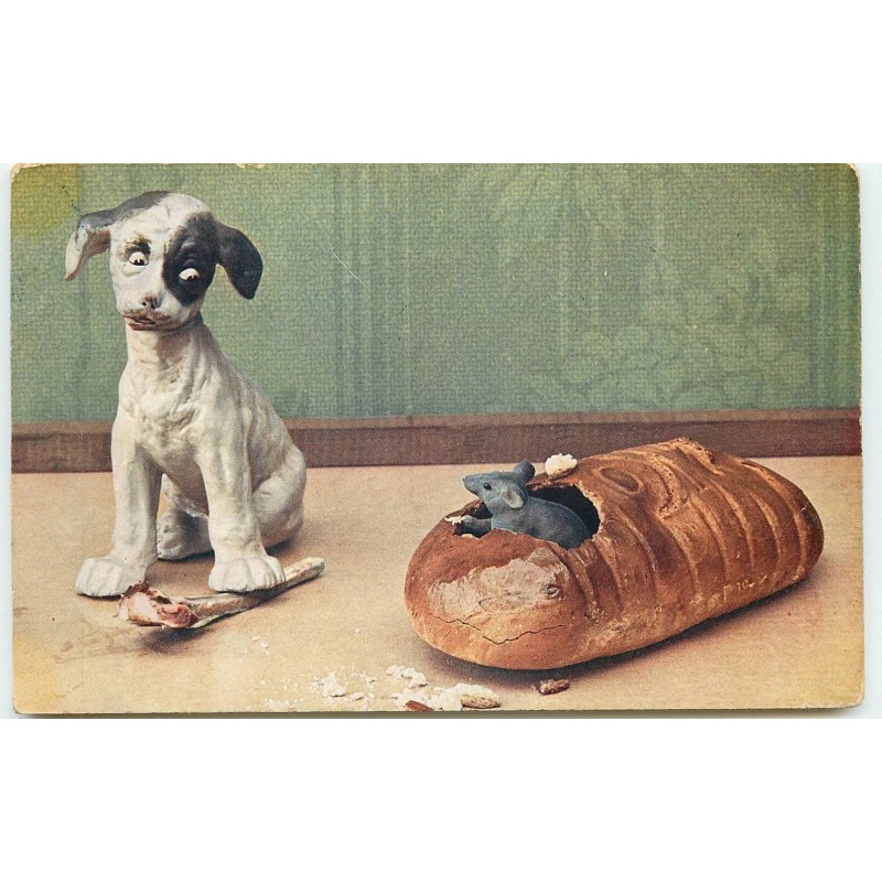 n°16241 - Chien regardant une souris sortant d'un pain