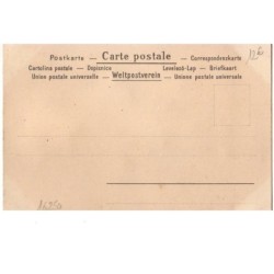 n°16250 - Femme avec un chapeau, et un manteau avec des paillettes