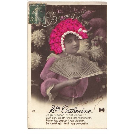 n°16605 - Sainte-Catherine - Bonne Fête - Jeune Fille avec un bonnet rose s'éventant