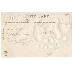 n°16881 - Carte Gaufrée et Paillettes - Easter Greeting - Enfant allongé près d'une poule et de poussins