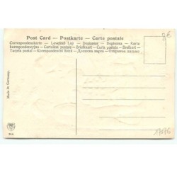 n°17076 - Carte Gaufrée - Joyeuses Pâques - Garçon offrant un oeuf à une fillette portant deux poules