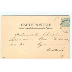 n°17132 - Joyeuses Pâques -Jeune femme câlinant un mouton