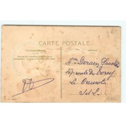 n°17142 - Carte Gaufrée - Bébé dans une couverture