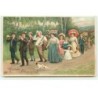 n°17392 - Carte Gaufrée - Herzlichen Pfingstgruss - Promeneurs suivant des hommes jouant de la musique