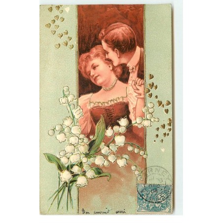 n°17589 - Carte Gaufrée - Homme chuchotant à l'oreille d'une jeune femme - Brins de muguet