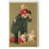 n°17646 - Carte Gaufrée - Flatscher - Homme jouant avec des bébés