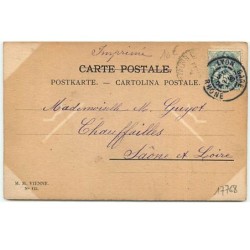 n°17768 - MM Vienne n°145 - Evans Linton - Cavaliers et chiens d'une meute sur une place dans un village
