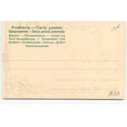 n°18247 - Carte Gaufrée - Garçon aidant une fillette à descendre d'une voiture