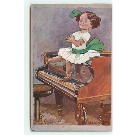 n°18448 - Bszegka - Fillette assise sur un piano