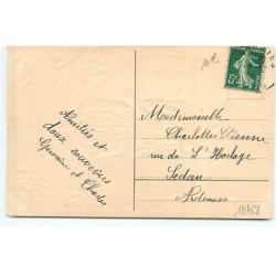 n°18468 - Carte Gaufrée - Heureux Noël - Ange dans un coeur, tenant une branche de sapin