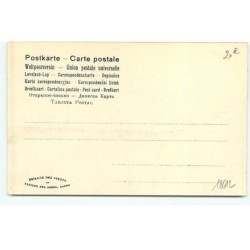n°18612 - Jeune femme légèrement regardant par la fenête en fumant