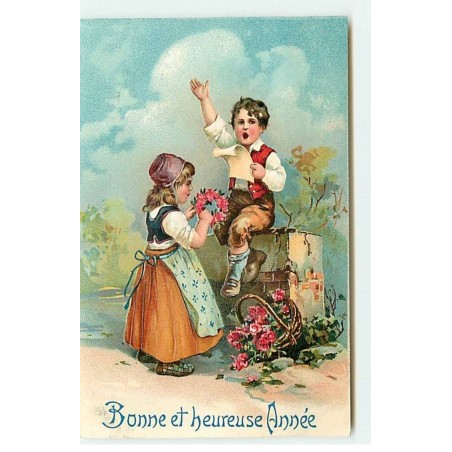 n°18725 - Carte Gaufrée - Bonne et Heureuse Année - Jeune fille faisant une couronne de fleurs, devant un garçon parlant