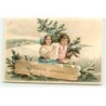 n°18775 - Carte Gaufrée - Bonne Année - Enfants apportant un cadeau et un sapin