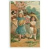 n°18814 - Carte Gaufrée - Fillettes près d'un poulailler, avec des fleurs et un panier rempli d'oeufs