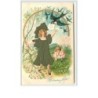 n°1887 - Carte Gaufrée - Bonne fête - Fillette en tissu vert recevant un message par une hirondelle