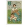 n°1889 - Carte Gaufrée - Les fleurs passent l'amitié reste - Enfants jouant avec des fleurs de myosotis