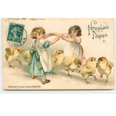n°19111 - Carte Gaufrée - Heureuses Pâques - Poussins passant entre deux fillettes - Echantillon sans valeur
