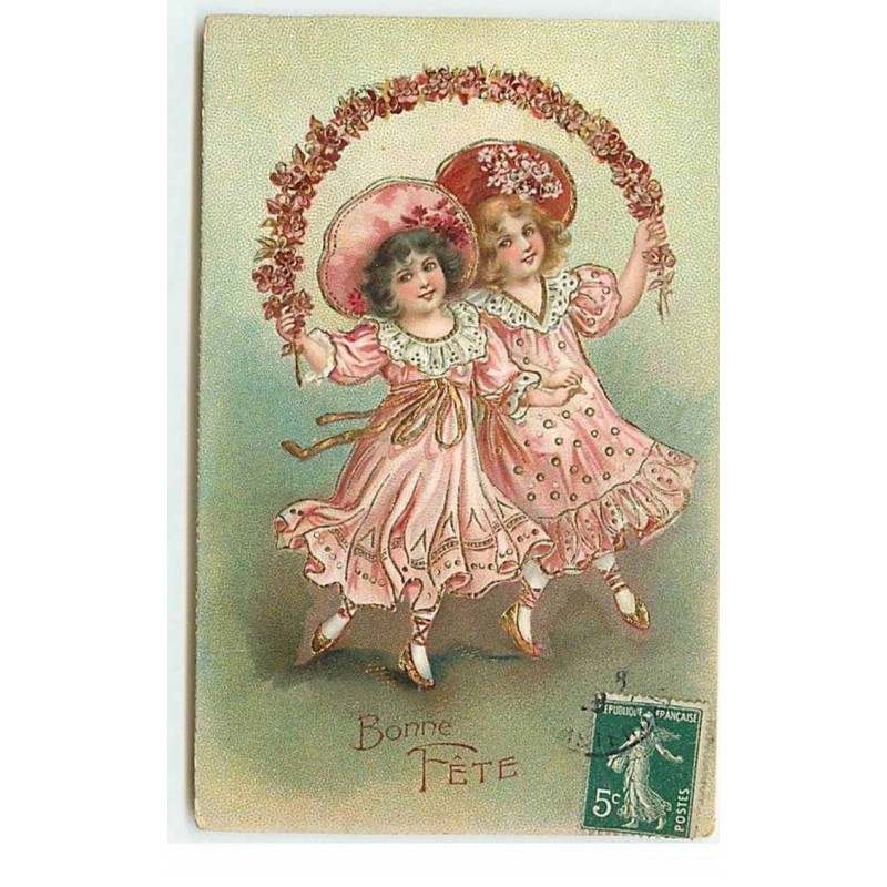 n°19143 - Carte Gaufrée - Bonne Fête - Fillettes dansant sous une guirlande de fleurs