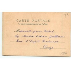 n°19200 - Enfants sur une plage faisant des châteaux de sable