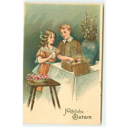 n°19360 - Carte Gaufrée - Fröhliche Ostern - Fillette et un garçon rangeant des oeufs dans un panier en osier