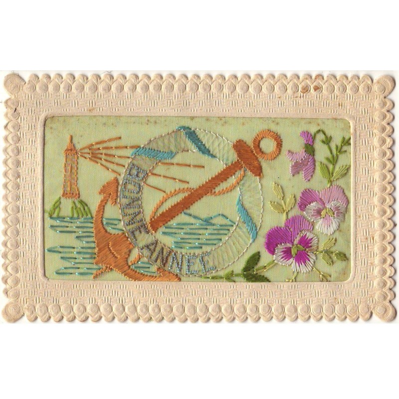 n°19504 - Carte Brodée - Bonne Année - Ancre au milieu d'une bouée, au fond un phare, et  des fleurs devant