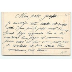n°19623 - Carte Gaufrée - Père Noël déposant des jouets alors que les enfants dorment