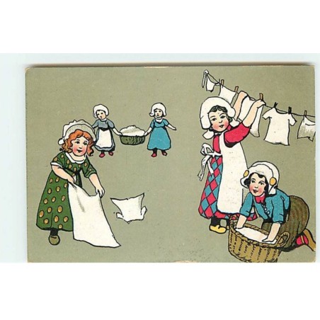n°19645 - Jeunes filles étendant du linge