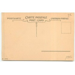 n°19912 - Jeune femme avec un parapluie,  regardant des fleurs dans un pot