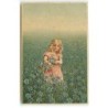 n°20247 - Carte Gaufrée - Fillette au milieu d'un champ de myosotis