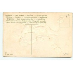 n°20377 - Carte Gaufrée - Easter Greetings - Fillette portant un oeuf, et une hotte remplie de fleurs - paillettes