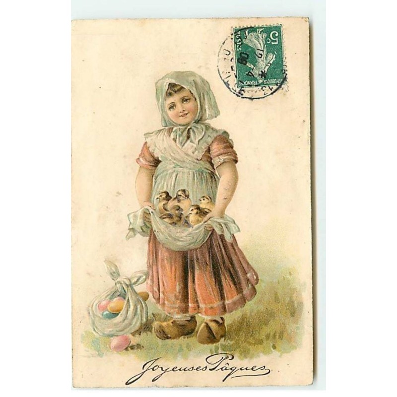 n°20629 - Carte Gaufrée - Joyeuses Pâques - Fillette portant des poussins dans son tablier