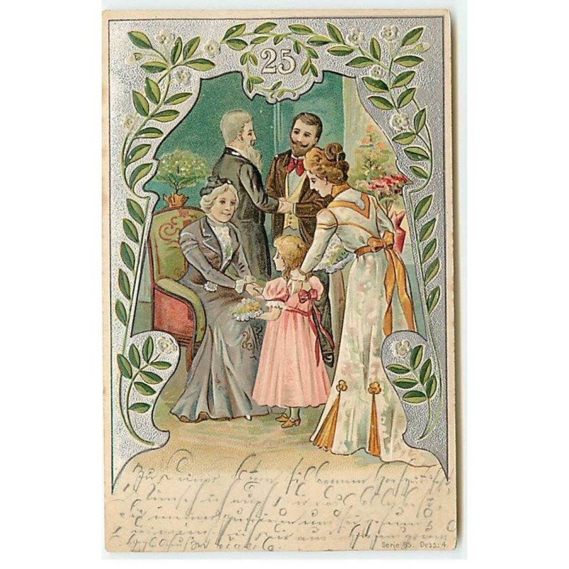 n°20693 - Carte Gaufrée - Famille le jour de Noël