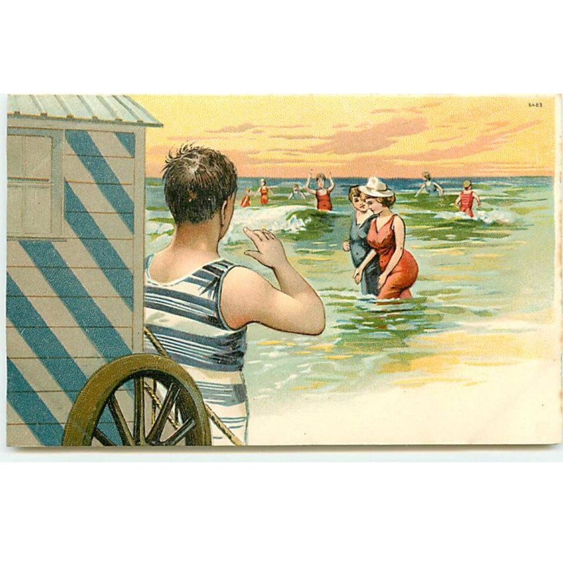 n°20714 - Carte Gaufrée - Jeune homme sortant d'une cabine de bain regardant des jeunes baigneuses
