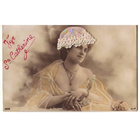n°20852 - Sainte-Catherine - G. Talero portant un bonnet rose et en dentelle