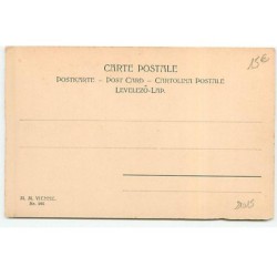 n°21015 - MM Vienne n°105 - Jeune femme sur un canapé montrant ses bas