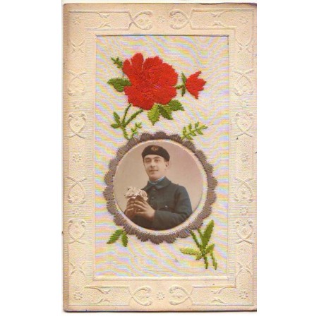 n°21205 - Carte Brodée - Portrait d'un militaire dans un médaillon et une rose brodée