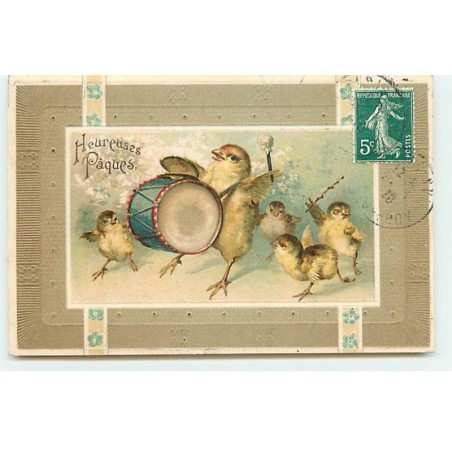 n°21228 - Carte Gaufrée - Heureuses Pâques - Poussins, l'un jouant d'une grosse caisse
