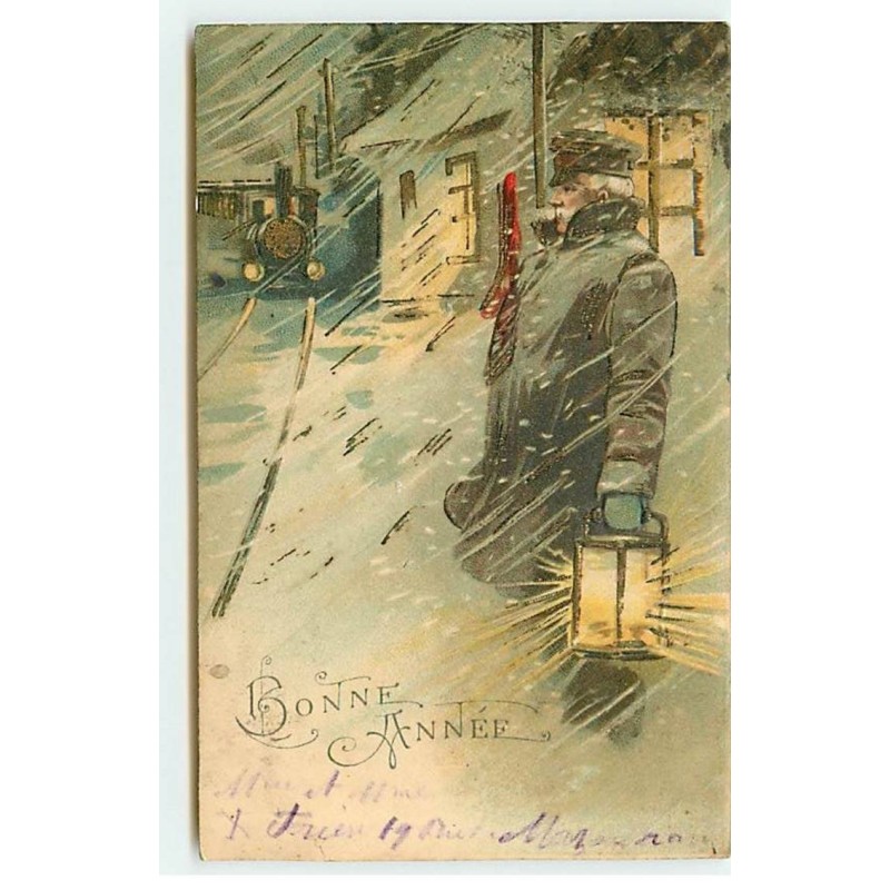 n°21368 - Carte Gaufrée - Bonne Année - Chef de gare portant une lanterne attendant un train sous une tempête de neige